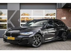 Zwart Gebruikt 2022 BMW 530 M Sport Stationwagen | € 44.950 (Eerlijke prijs)