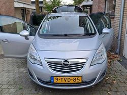 Grijs Gebruikt 2013 Opel Meriva Cosmo MPV | € 6.599 (Eerlijke prijs)