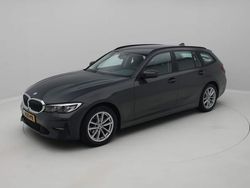 Grijs Gebruikt 2020 BMW 318 Executive Stationwagen | € 29.950