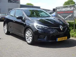 Zwart Gebruikt 2020 Renault Clio V Zen Hatchback | € 10.750 (Eerlijke prijs)