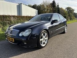 Zwart Gebruikt 2008 Mercedes C180 Sport Edition Coupé | € 2.450 (Goede deal)