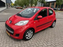 Rood Gebruikt 2009 Peugeot 107 Hatchback | € 1.950 (Eerlijke prijs)