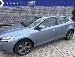 Blauw, metallic lak Gebruikt 2016 Volvo V40 Stationwagen | € 16.899 (Eerlijke prijs)