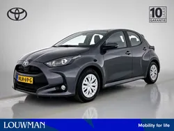 Grijs Gebruikt 2024 Toyota Yaris Hybrid Active Hatchback | € 22.945 (Eerlijke prijs)