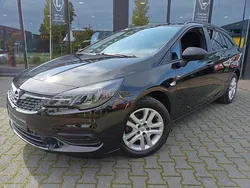Zwart Gebruikt 2022 Opel Astra Business Edition Stationwagen | € 14.950 (Super prijs)
