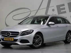 Grijs, metallic lak Gebruikt 2015 Mercedes C180 Avantgarde Stationwagen | € 16.450 (Iets duurder)