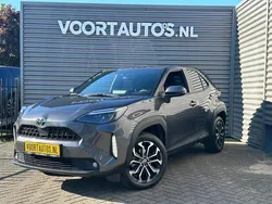 Grijs Gebruikt 2022 Toyota Yaris Cross Business Edition SUV | € 25.990 (Goede deal)