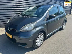 Grijs Gebruikt 2011 Toyota Aygo Cool Hatchback | € 3.645 (Eerlijke prijs)