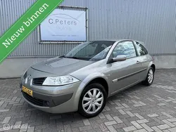 Grijs Gebruikt 2006 Renault Mégane II Business Hatchback | € 1.600 (Eerlijke prijs)