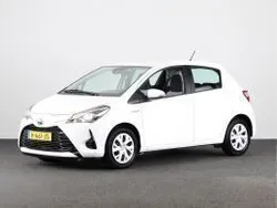 Licht wit Gebruikt 2020 Toyota Yaris Active Hatchback | € 14.945 (Eerlijke prijs)