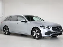Grijs Gebruikt 2023 Mercedes C300 Luxury Stationwagen | € 38.890 (Goede deal)