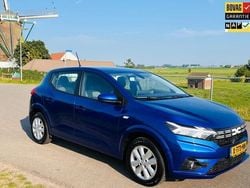 Blauw Gebruikt 2023 Dacia Sandero Expression Hatchback | € 17.950 (Eerlijke prijs)