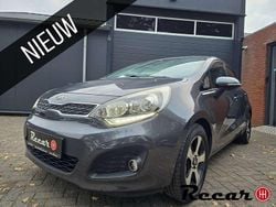 Grijs Gebruikt 2013 Kia Rio Hatchback | € 5.145 (Eerlijke prijs)