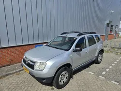 Grijs Gebruikt 2010 Dacia Duster Lauréate SUV | € 3.995 (Eerlijke prijs)