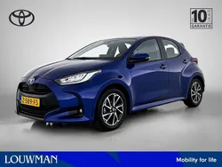 Blauw metallic Gebruikt 2024 Toyota Yaris Hatchback | € 22.245 (Eerlijke prijs)