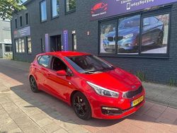 Rood Gebruikt 2016 Kia Ceed Comfort Hatchback | € 9.950 (Eerlijke prijs)