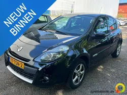 Zwart Gebruikt 2012 Renault Clio IV Collection Hatchback | € 4.950 (Eerlijke prijs)