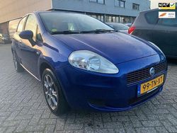 Blauw (metallic) Gebruikt 2006 Fiat Grande Punto Dynamic Hatchback | € 1.950 (Eerlijke prijs)