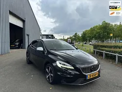 Zwart Gebruikt 2019 Volvo V40 Stationwagen | € 16.950 (Eerlijke prijs)