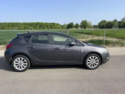 Grijs Gebruikt 2012 Opel Astra MPV | € 4.495 (Eerlijke prijs)