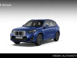 Blauw Nieuw 2025 BMW iX1 M Sport SUV | € 60.295 (Eerlijke prijs)