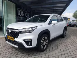 Wit, metallic lak Gebruikt 2022 Suzuki SX4 S-Cross Style SUV | € 25.940 (Goede deal)