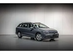 Grijs Gebruikt 2023 VW Golf VIII Life Stationwagen | € 25.950 (Goede deal)