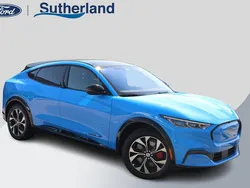 Blauw Nieuw 2024 Ford Mustang Mach-E Premium SUV | € 49.599 (Eerlijke prijs)