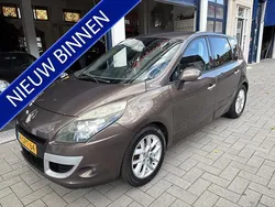 Bruin Gebruikt 2009 Renault Scénic III Expression MPV | € 1.699