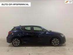 Blauw Gebruikt 2018 Lexus CT200h Business Edition Hatchback | € 16.888 (Eerlijke prijs)