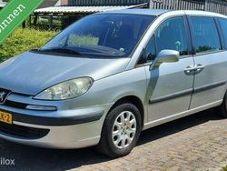 Grijs Gebruikt 2004 Peugeot 807 Premium MPV | € 1.599