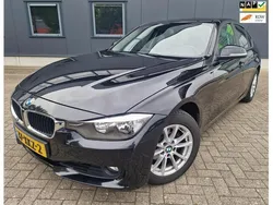 Zwart Gebruikt 2012 BMW 320 Executive Sedan | € 9.999 (Goede deal)