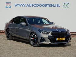 Grijs Gebruikt 2024 BMW 530e M Sport Sedan | € 61.950