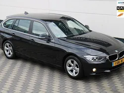 Zwart, metallic lak Gebruikt 2013 BMW 320 Efficient Dynamics Stationwagen | € 11.995 (Eerlijke prijs)