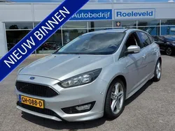Grijs Gebruikt 2015 Ford Focus Titanium Hatchback | € 13.950 (Eerlijke prijs)