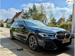 Zwart Gebruikt 2022 BMW 530e Executive Stationwagen | € 49.995 (Duur)