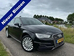 Zwart Gebruikt 2015 Audi A3 Sportback Attraction Hatchback | € 11.900 (Eerlijke prijs)