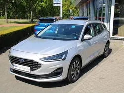 Grijs, metallic lak Gebruikt 2023 Ford Focus Titanium Stationwagen | € 25.950 (Eerlijke prijs)