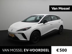Wit Gebruikt 2023 MG MG4 EV Hatchback | € 18.777 (Eerlijke prijs)