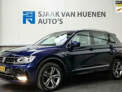 Blauw Gebruikt 2016 VW Tiguan Highline SUV | € 32.950