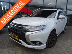 Wit (parellak) Gebruikt 2018 Mitsubishi Outlander P-HEV Edition SUV | € 23.445 (Iets duurder)