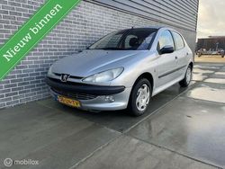 Grijs Gebruikt 2003 Peugeot 206 Hatchback | € 999 (Eerlijke prijs)