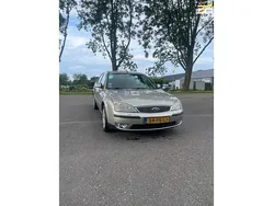 Beige Gebruikt 2004 Ford Mondeo Futura Hatchback | € 750 (Eerlijke prijs)