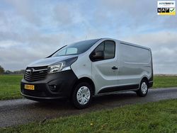 Grijs (metallic) Gebruikt 2019 Opel Vivaro Edition MPV | € 9.450 (Super prijs)