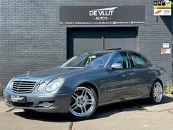 Grijs, metallic lak Gebruikt 2007 Mercedes E350 Avantgarde Sedan | € 14.950 (Duur)