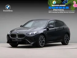 Zwart, metallic lak Nieuw 2025 BMW 120 M Sport Hatchback | € 49.790 (Super prijs)