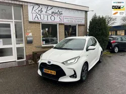 Wit Gebruikt 2021 Toyota Yaris Hybrid Business Edition Hatchback | € 19.950 (Eerlijke prijs)