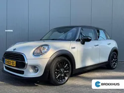 Wit Gebruikt 2021 Mini Cooper Business Hatchback | € 19.900 (Eerlijke prijs)