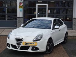 Wit Gebruikt 2010 Alfa Romeo Giulietta Distinctive Hatchback | € 4.250 (Eerlijke prijs)