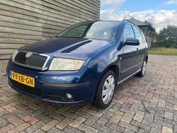 Blauw (metallic) Gebruikt 2007 Skoda Fabia Stationwagen | € 645 (Goede deal)